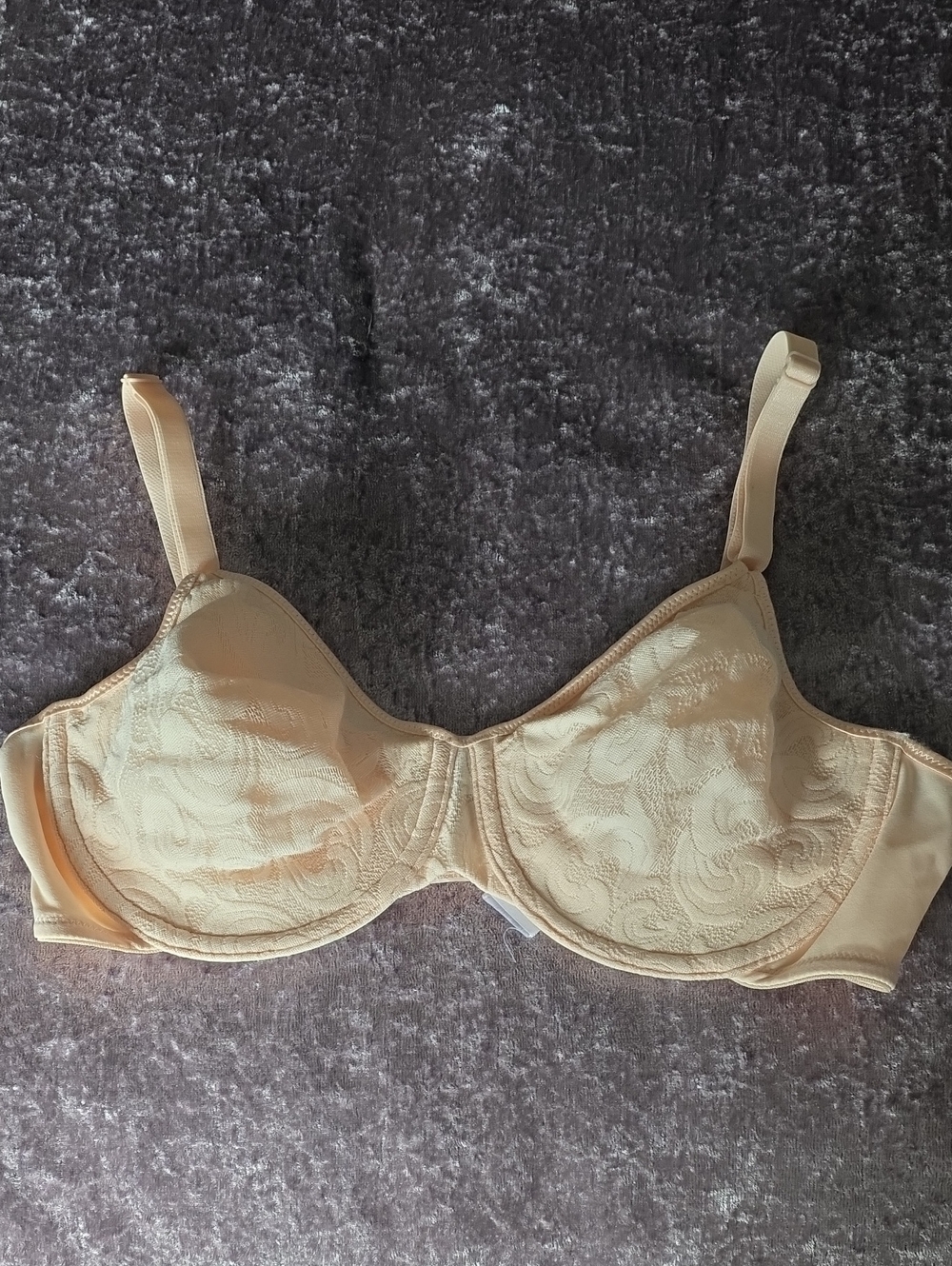 NWOT Van Elle Size 36C Peach Colour Stretch Lace Bra